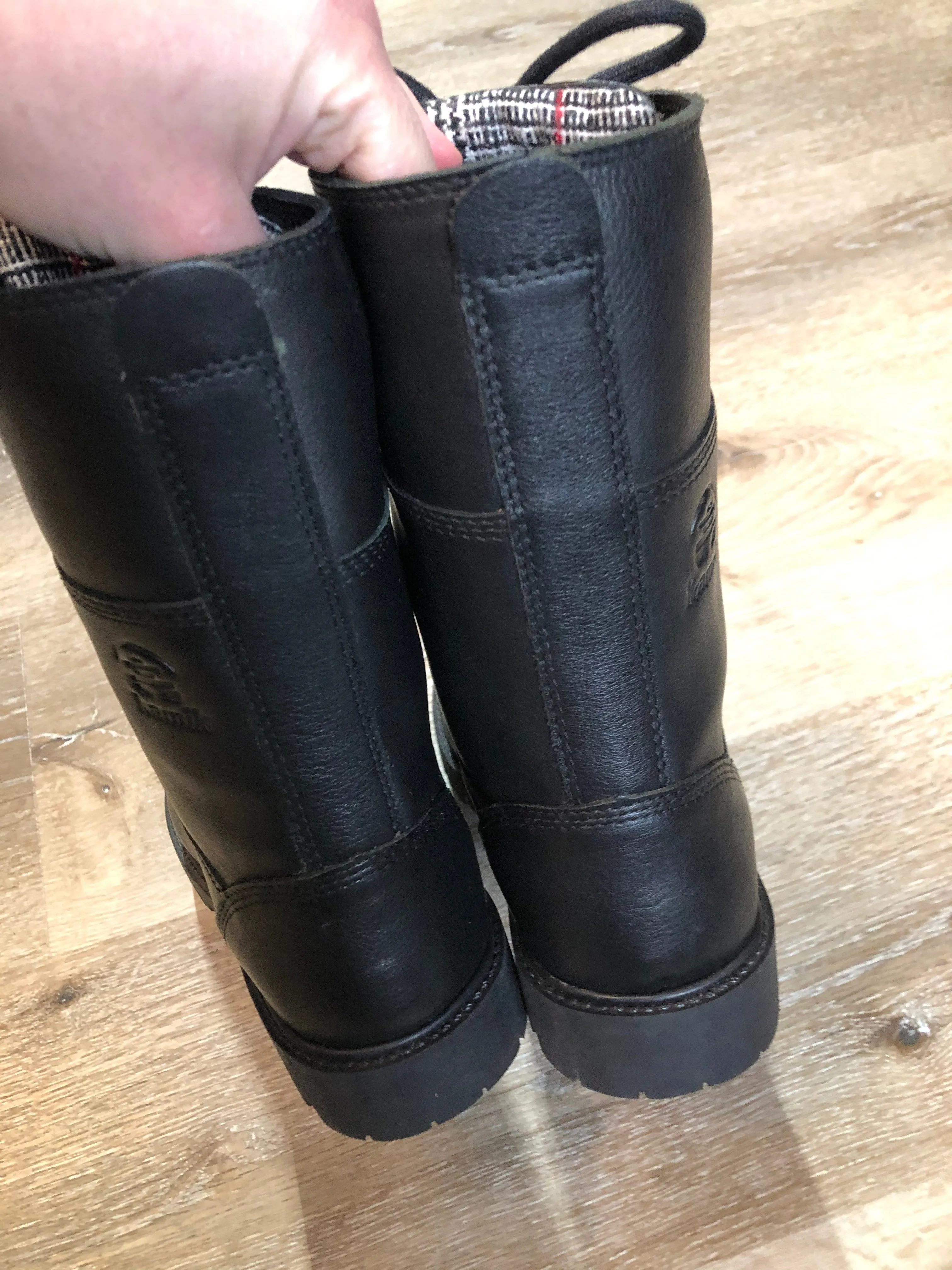 Kamik Autumn Winter Boot, US  7 womens/ EUR 37.5 SOLD
